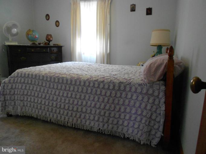 5564 Oakland Road Baltimore, MD 21227 - Photo 14 of 17 Bedroom
