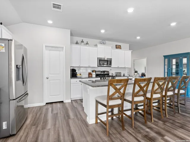 $2,400 | 597 Summersweet Road, New Braunfels, TX 78130