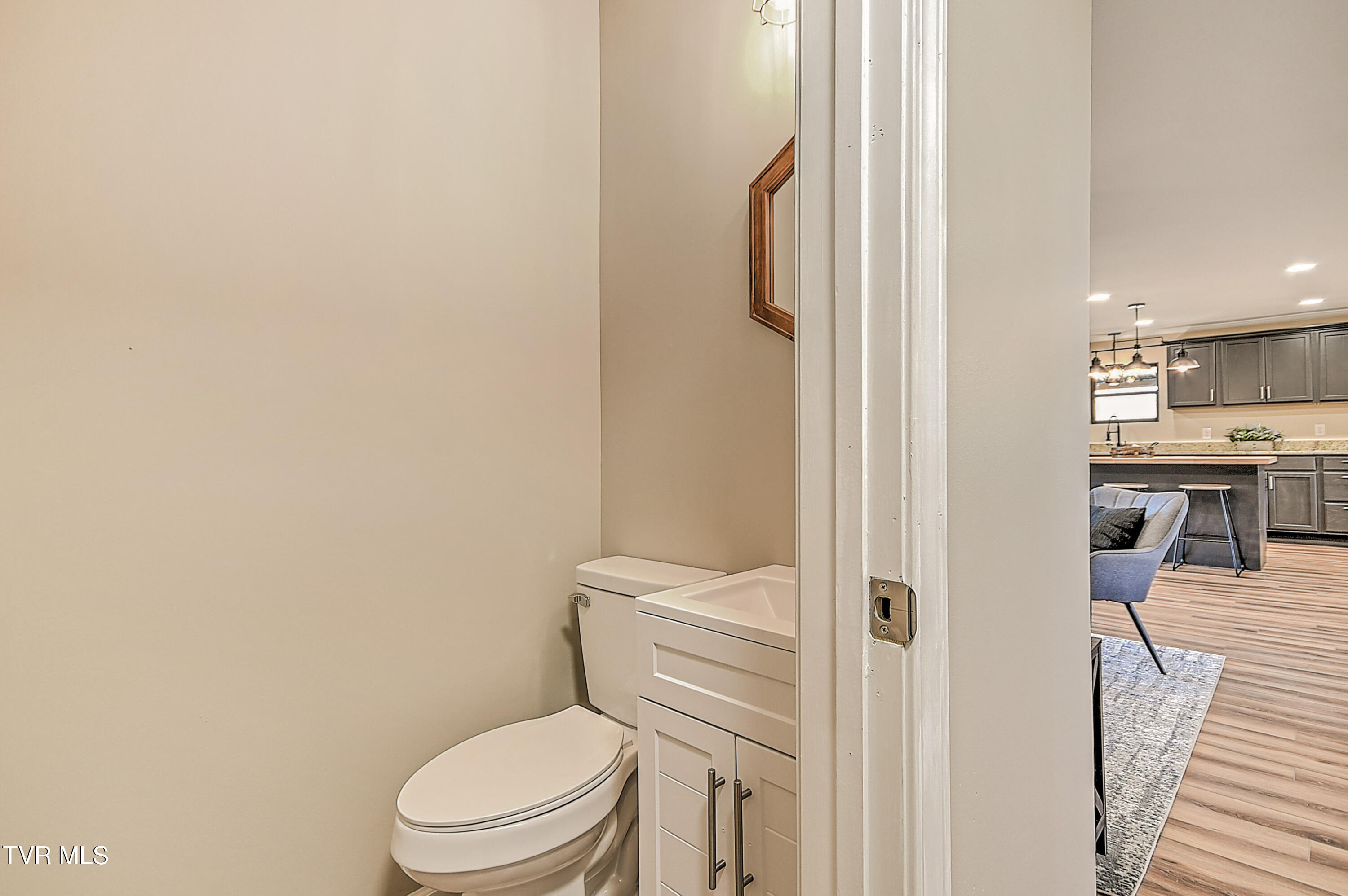 443 Henson Road Bristol, TN 37620 - Photo 19 of 60 443 Henson Gunit-23