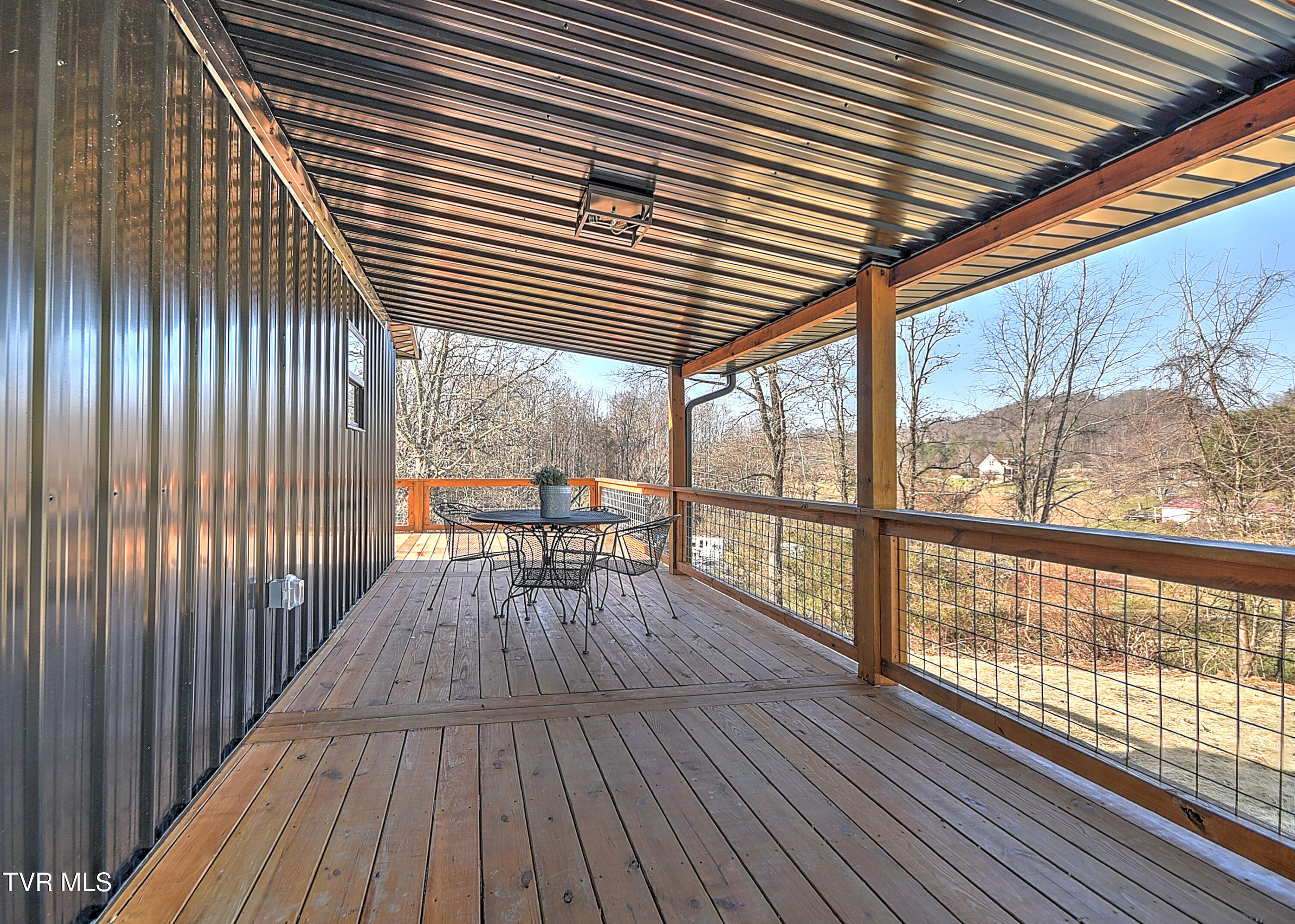 443 Henson Road Bristol, TN 37620 - Photo 20 of 60 443 Henson Gunit-52