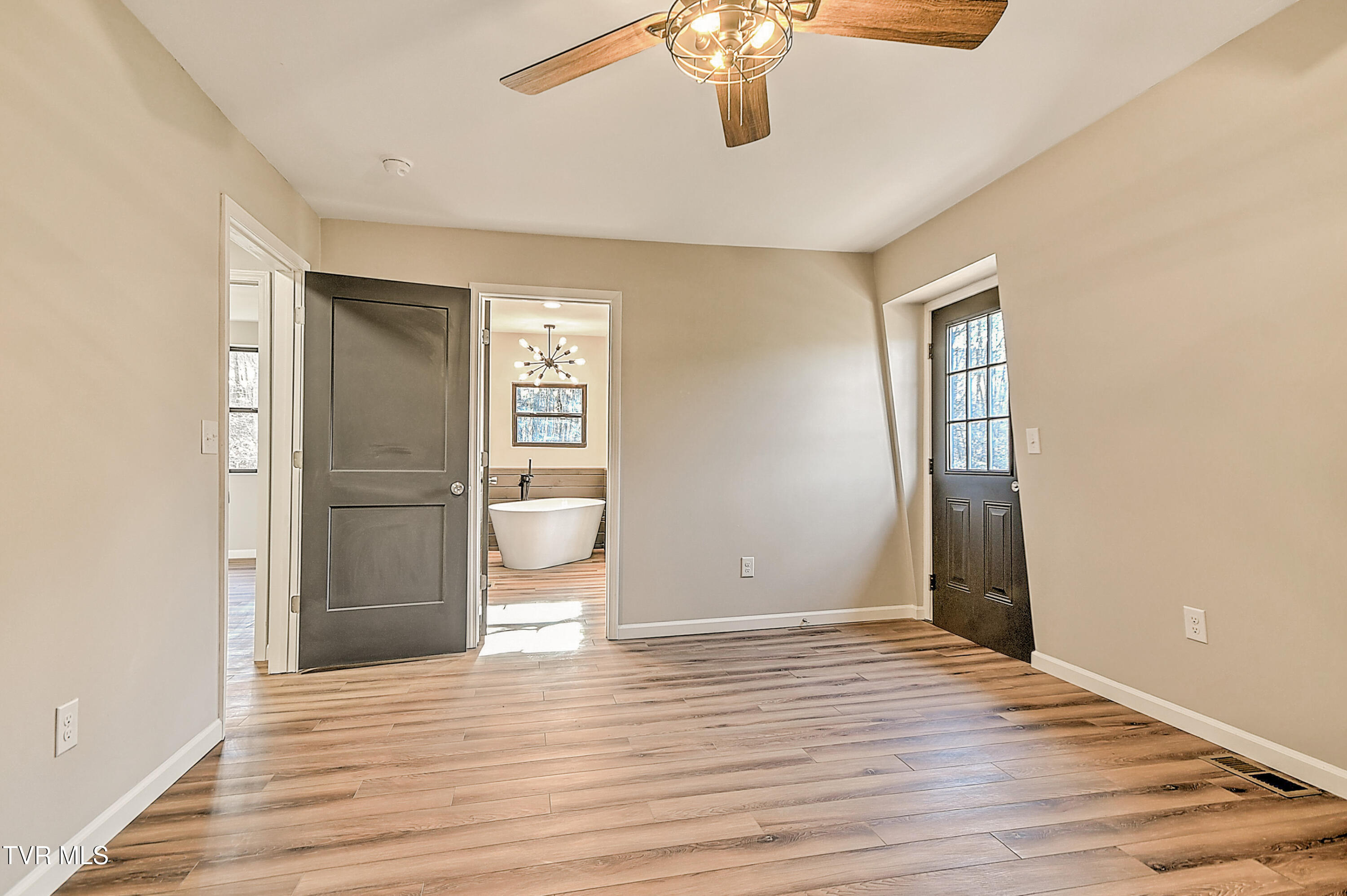 443 Henson Road Bristol, TN 37620 - Photo 26 of 60 443 Henson Gunit-37