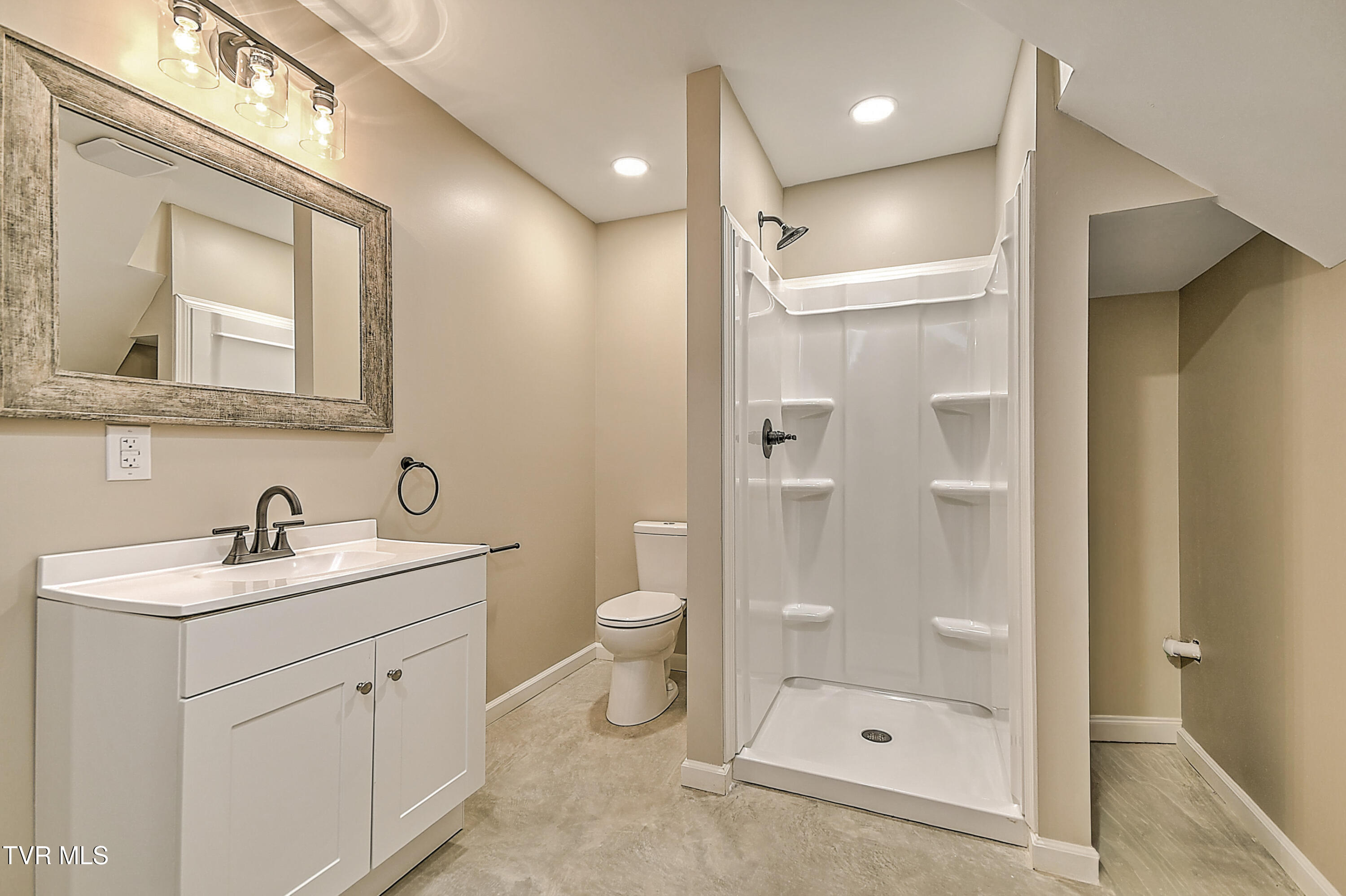 443 Henson Road Bristol, TN 37620 - Photo 45 of 60 443 Henson Gunit-50