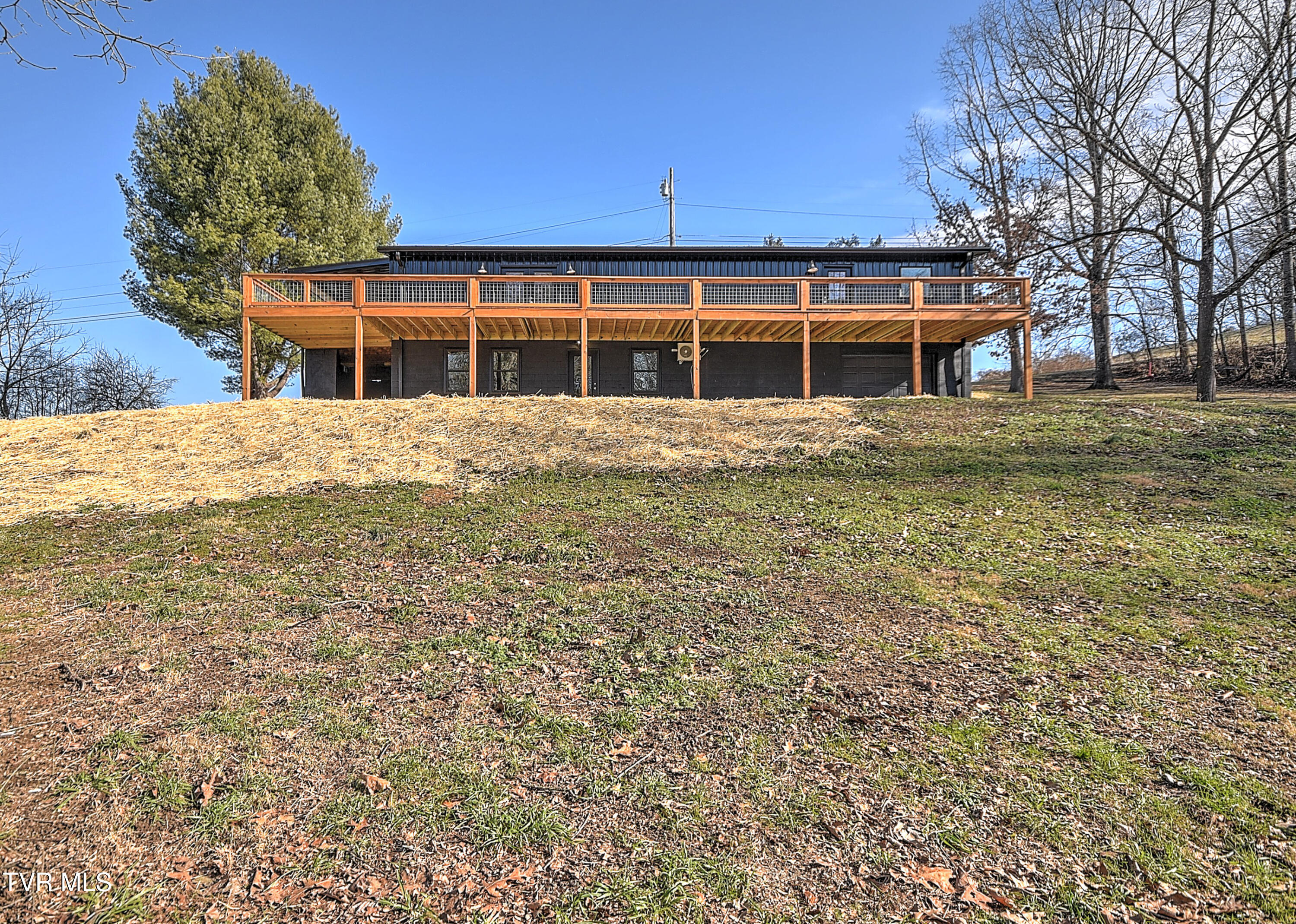 443 Henson Road Bristol, TN 37620 - Photo 48 of 60 443 Henson Gunit-65