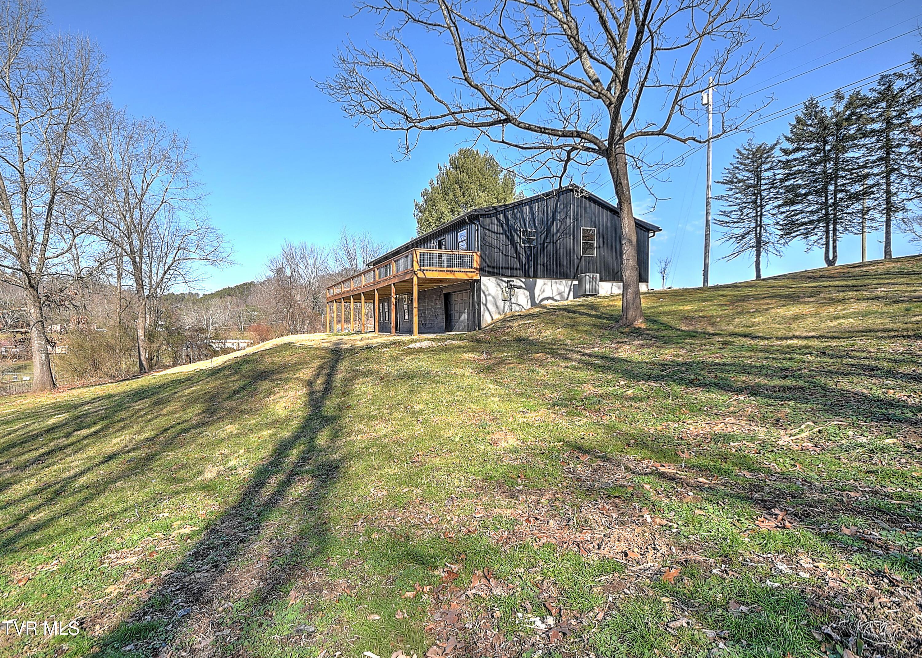 443 Henson Road Bristol, TN 37620 - Photo 49 of 60 443 Henson Gunit-62