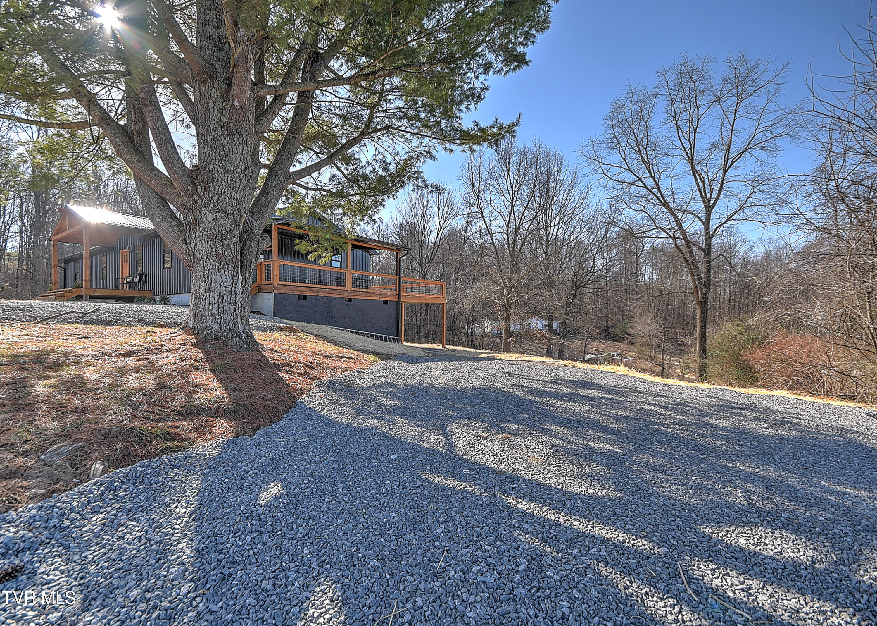 443 Henson Road Bristol, TN 37620 - Photo 55 of 60 443 Henson Gunit-68