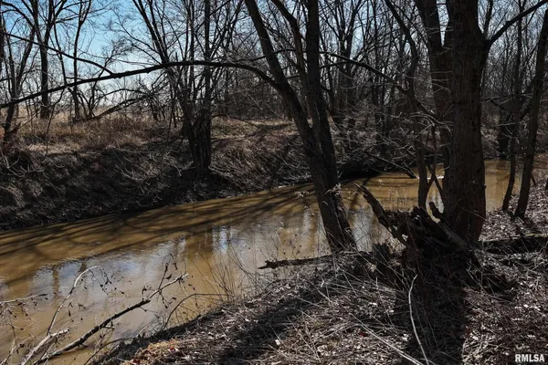 $395,000 | 3065 East County Road 1000, Plymouth, IL 62367