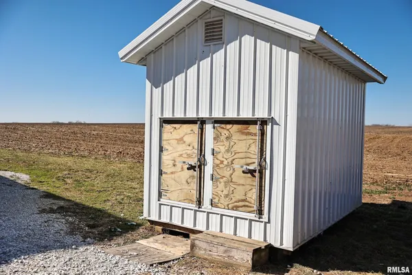 $395,000 | 3065 East County Road 1000, Plymouth, IL 62367