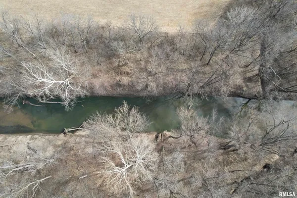 $395,000 | 3065 East County Road 1000, Plymouth, IL 62367