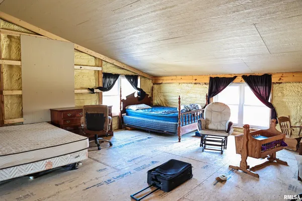 $395,000 | 3065 East County Road 1000, Plymouth, IL 62367