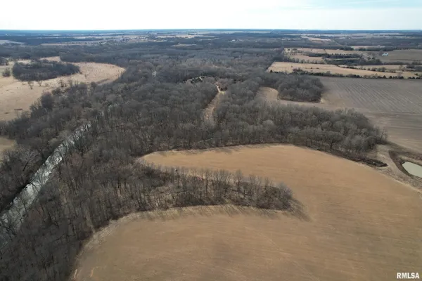 $395,000 | 3065 East County Road 1000, Plymouth, IL 62367