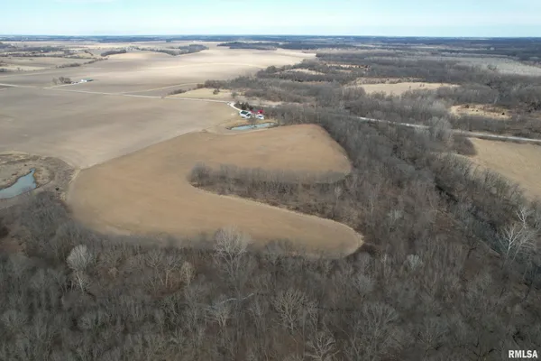 $395,000 | 3065 East County Road 1000, Plymouth, IL 62367