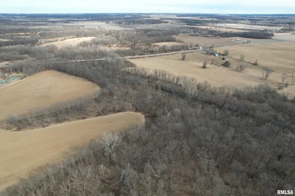 $395,000 | 3065 East County Road 1000, Plymouth, IL 62367