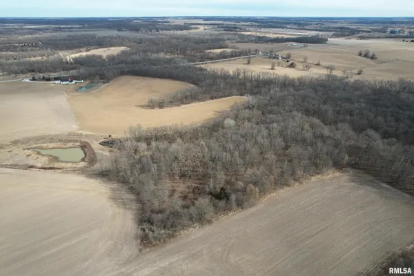 $395,000 | 3065 East County Road 1000, Plymouth, IL 62367