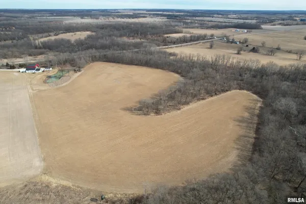 $395,000 | 3065 East County Road 1000, Plymouth, IL 62367