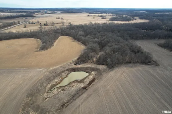 $395,000 | 3065 East County Road 1000, Plymouth, IL 62367