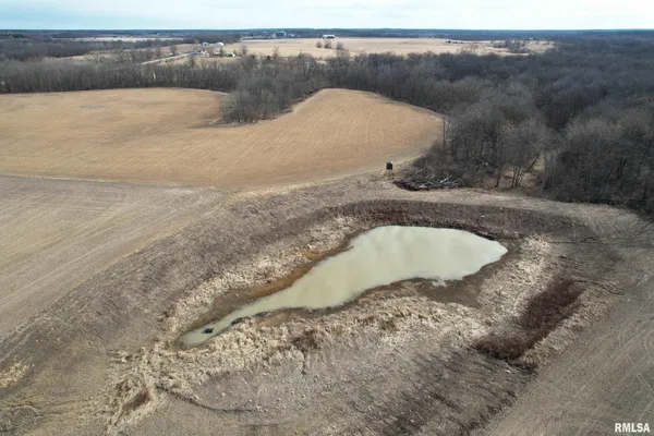 $395,000 | 3065 East County Road 1000, Plymouth, IL 62367