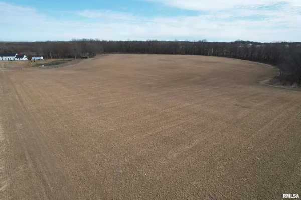 $395,000 | 3065 East County Road 1000, Plymouth, IL 62367