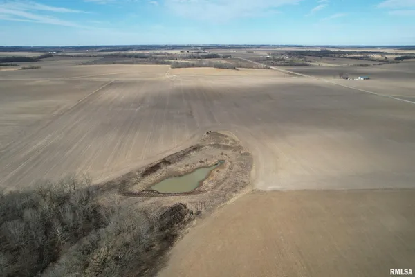 $395,000 | 3065 East County Road 1000, Plymouth, IL 62367