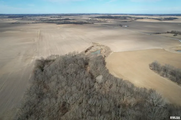 $395,000 | 3065 East County Road 1000, Plymouth, IL 62367