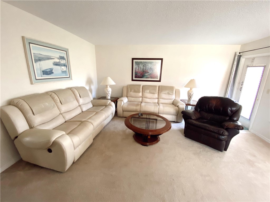 36 Pine Arbor Lane, Unit 202 Vero Beach, FL 32962 - Photo 7 of 33