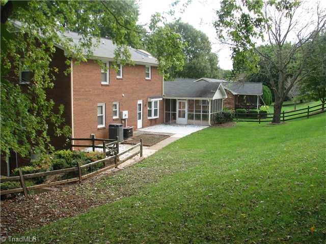 6979 Bridgewood Road Clemmons, NC 27012 - Photo 3 of 15 Exterior Back.