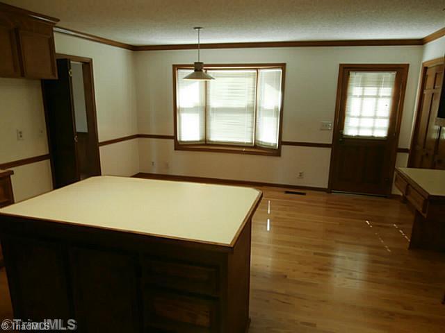 6979 Bridgewood Road Clemmons, NC 27012 - Photo 7 of 15 Breakfast.