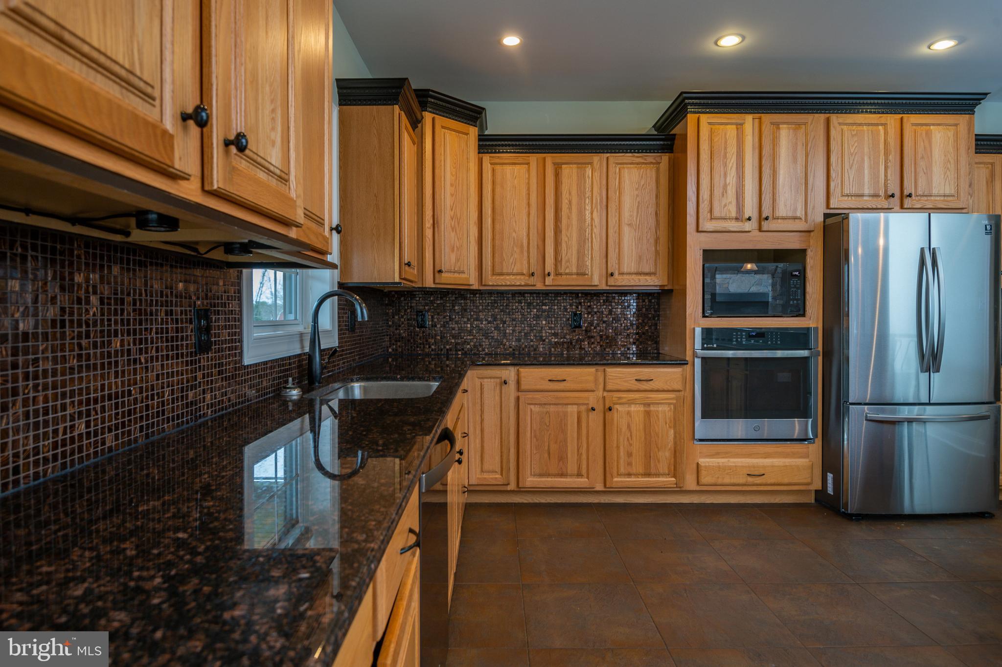 136 Robby Drive Leesport, PA 19533 - Photo 14 of 54 Gallery Image 14