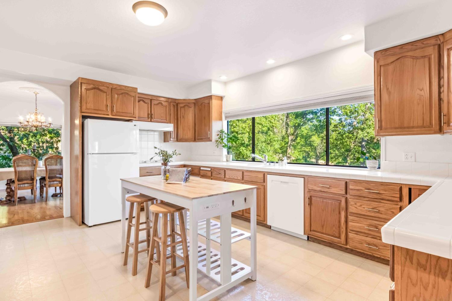 4661 Holm Road Placerville, CA 95667 - Photo 7 of 58 Light and bright.