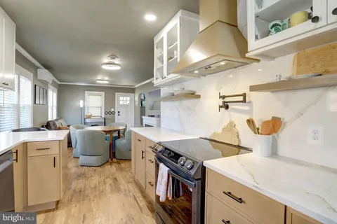 $1,200,000 | 3423 7th Street South, Arlington, VA 22204