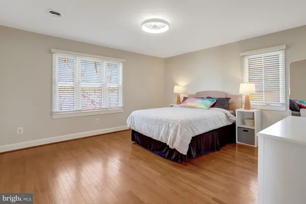 $1,200,000 | 3423 7th Street South, Arlington, VA 22204