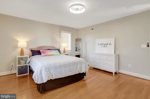 $1,200,000 | 3423 7th Street South, Arlington, VA 22204