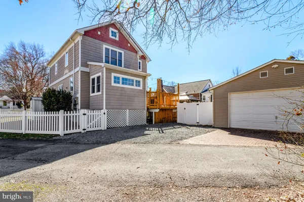 $1,200,000 | 3423 7th Street South, Arlington, VA 22204