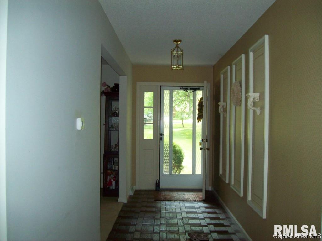 22 North Villa Grove Springfield, IL 62712 - Photo 2 of 22 Gallery Image 2
