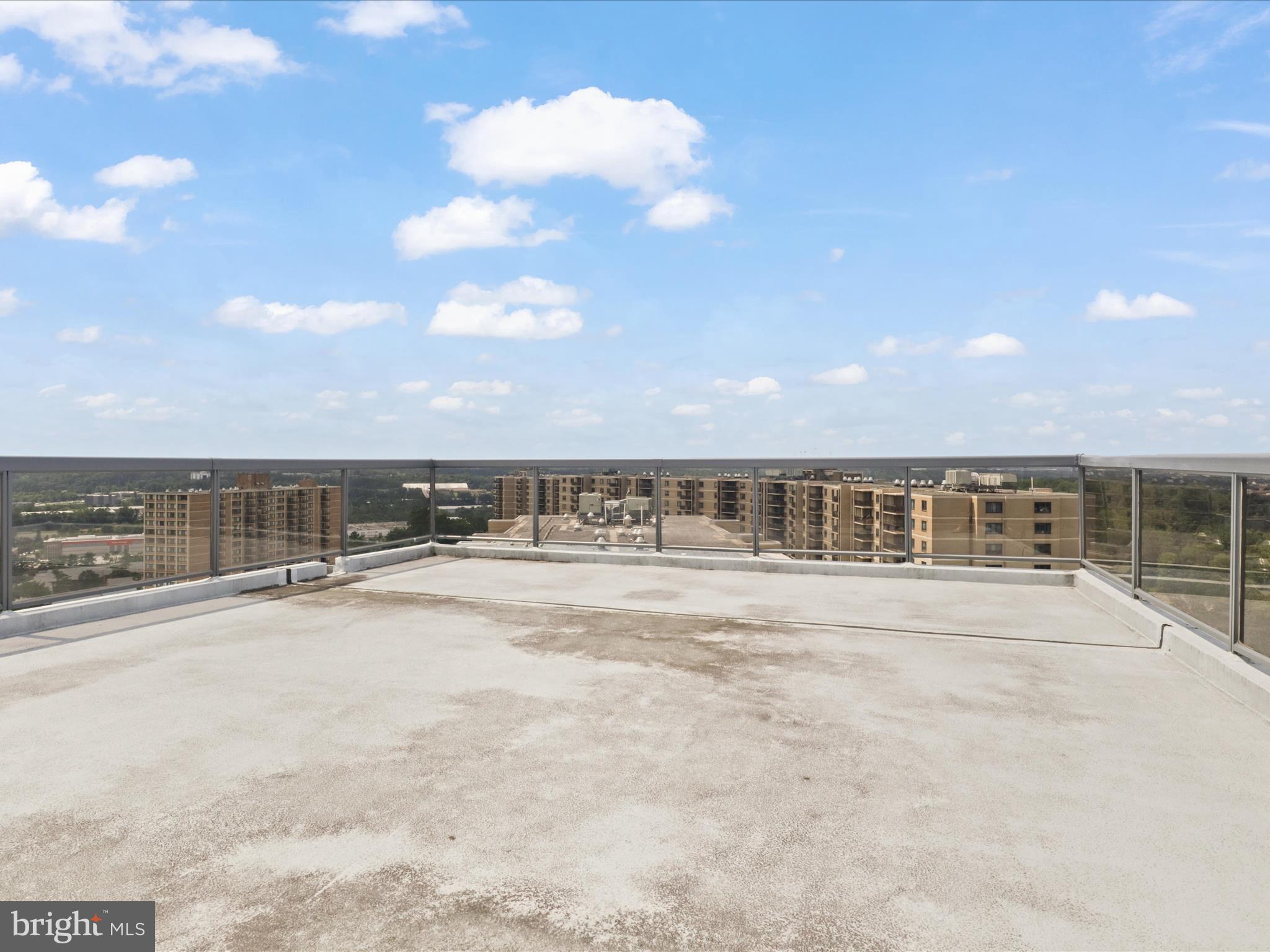 205 Yoakum Parkway, Unit 1020 Alexandria, VA 22304 - Photo 25 of 62 a view of an ocean beach