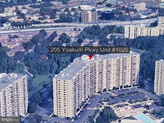 $335,000 | 205 Yoakum Parkway, Unit 1020, Alexandria, VA 22304