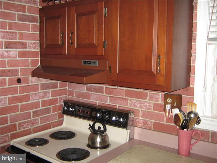 855 Valley View Road Flourtown, PA 19031 - Photo 5 of 17 Kitchen