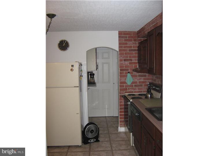 855 Valley View Road Flourtown, PA 19031 - Photo 6 of 17 Kitchen