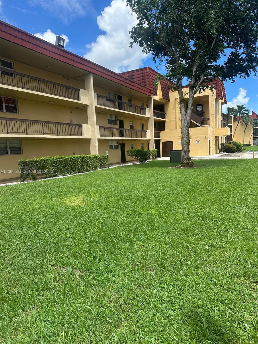 3285 Foxcroft Road, Unit E204 Miramar, FL 33025 - Photo 2 of 16 Gallery Image 2