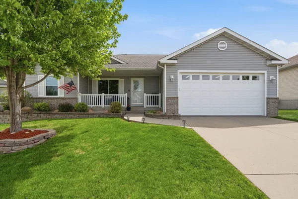 $349,900 | 6226 Palmetto Circle Southwest, Cedar Rapids, IA 52404