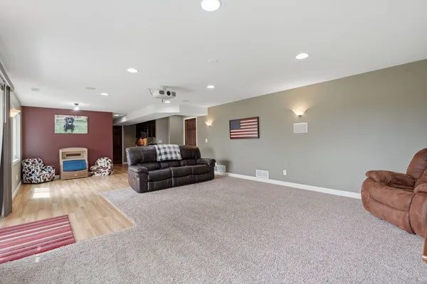 $349,900 | 6226 Palmetto Circle Southwest, Cedar Rapids, IA 52404