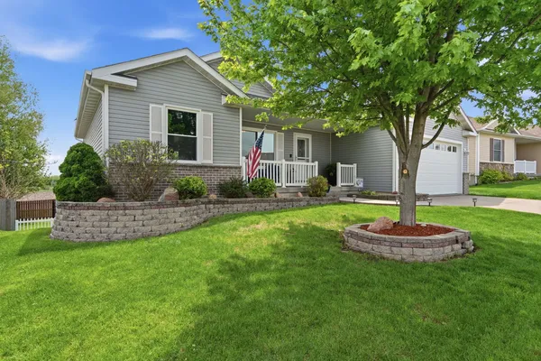 $349,900 | 6226 Palmetto Circle Southwest, Cedar Rapids, IA 52404
