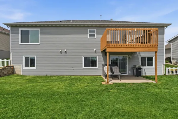 $349,900 | 6226 Palmetto Circle Southwest, Cedar Rapids, IA 52404