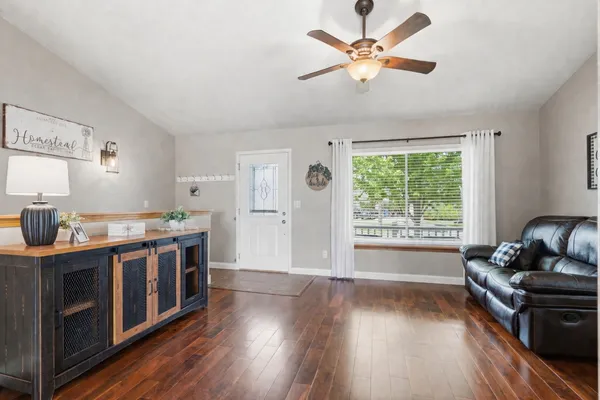 $349,900 | 6226 Palmetto Circle Southwest, Cedar Rapids, IA 52404