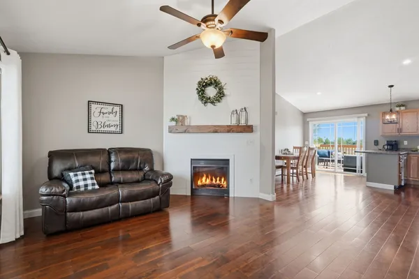 $349,900 | 6226 Palmetto Circle Southwest, Cedar Rapids, IA 52404
