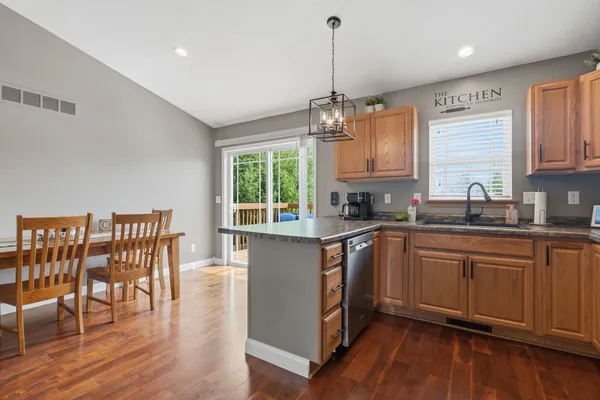 $349,900 | 6226 Palmetto Circle Southwest, Cedar Rapids, IA 52404