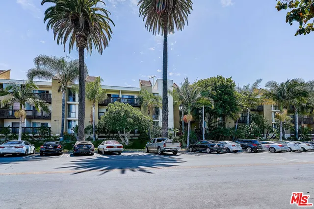 $1,585 | 320 South Ardmore Avenue, Unit 120, Los Angeles, CA 90020