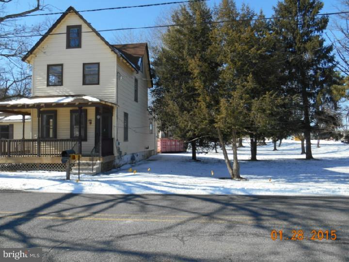 1107 Bridgeboro Road Edgewater Park, NJ 08010 - Photo 1 of 23 Exterior Front