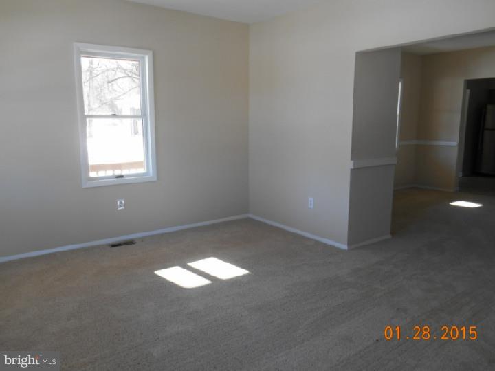 1107 Bridgeboro Road Edgewater Park, NJ 08010 - Photo 3 of 23 Living Room