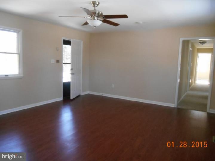 1107 Bridgeboro Road Edgewater Park, NJ 08010 - Photo 9 of 23 Family Room