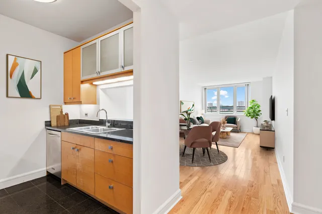 $1,095,000 | 120 Riverside Boulevard, Unit 5H | Upper West Side